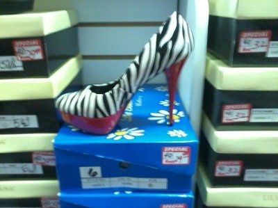 Spinoff- It's the thing to do! Heels...........