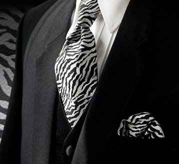 question:  If your Groomsmen wear a hankie do they also wear a boutinere?