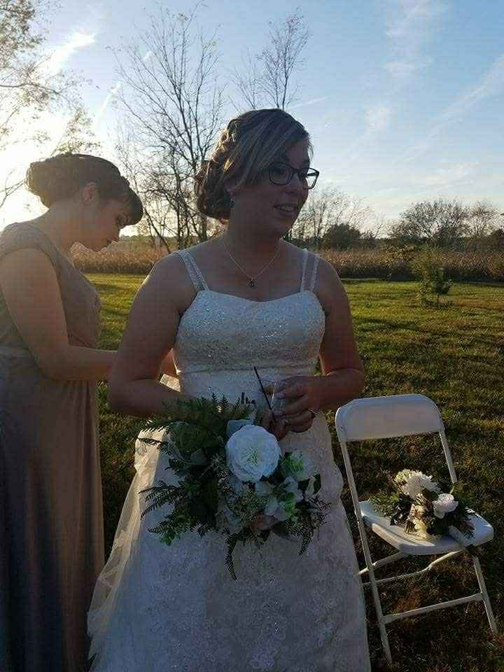 Strapless or straps/sleeves