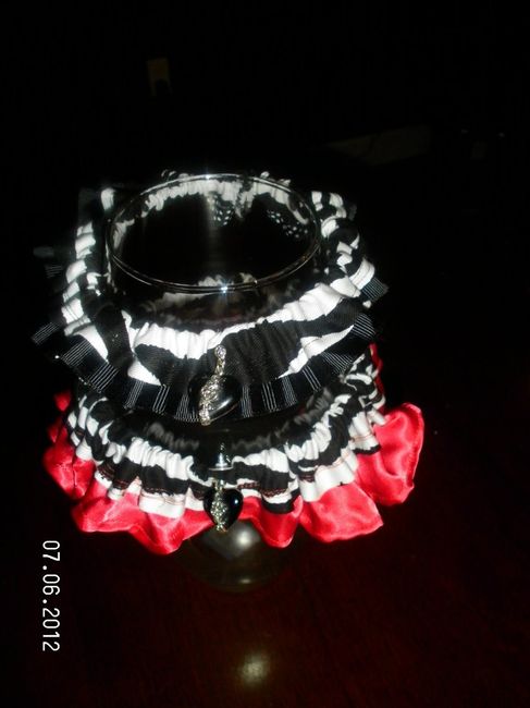 I finshed my DIY garters, check it out PICS