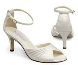 Show me your shoes, please