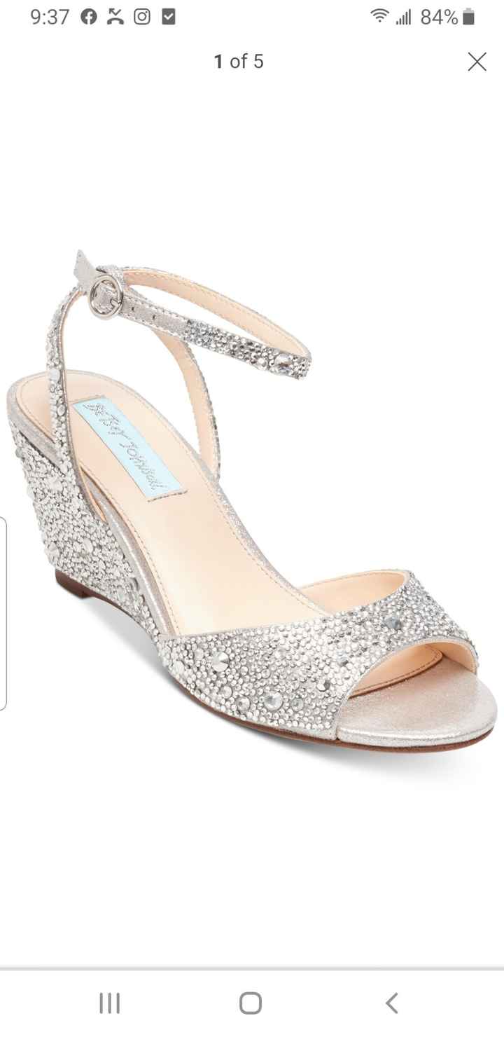 Short brides! High heels or going for flats and kitten heels? - 1