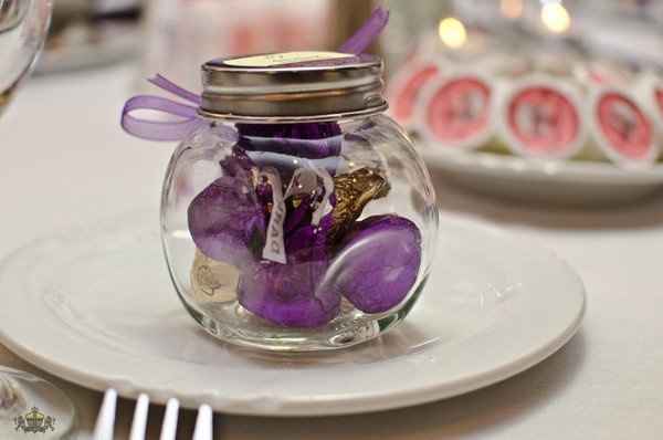 I need ideas for wedding favors
