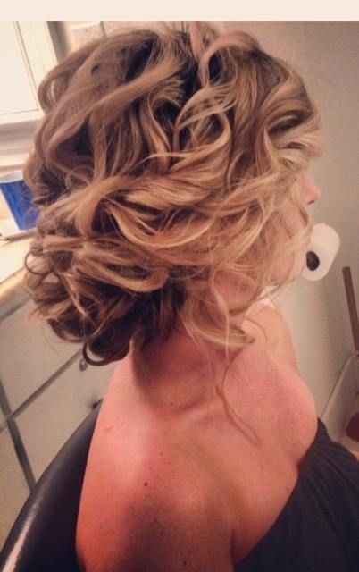 Curly haired girls - how are you styling your wedding hair?
