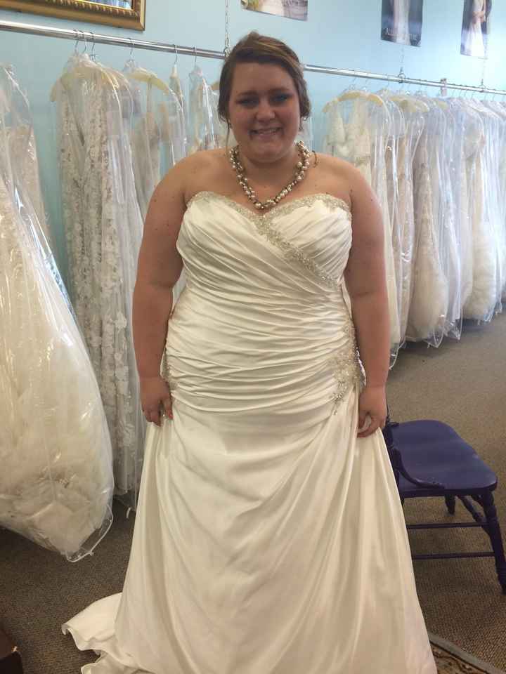 Plus-size brides: Dress silhouette?