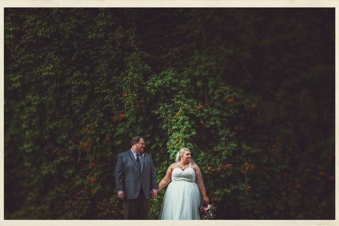 Show me your favorite engagement/wedding  photos!!