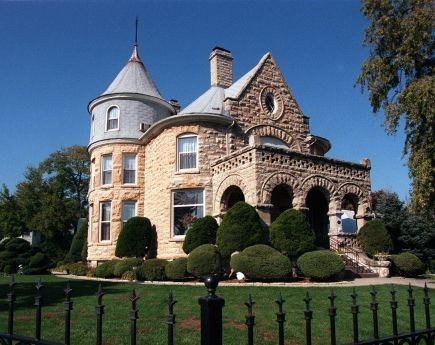 Large HOME in CHICAGO or surrounding suburbs