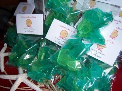 What type of favors are you having? Pics?