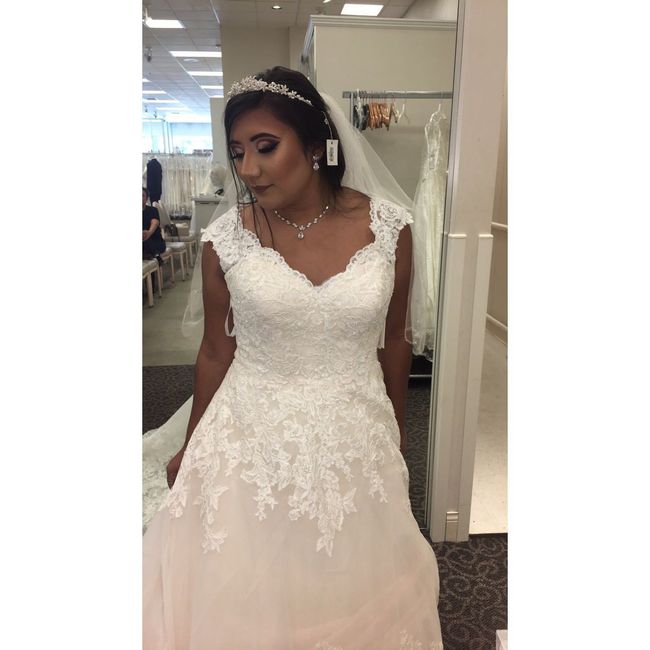 i said yes! But... my wedding is August of 2019, when should i alter? I’m scared too lol - 2