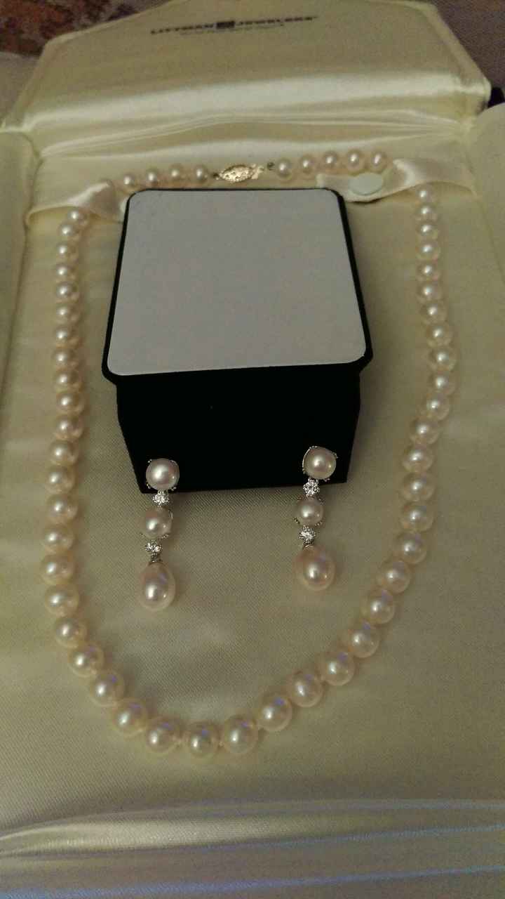 Let's see those wedding jewels!
