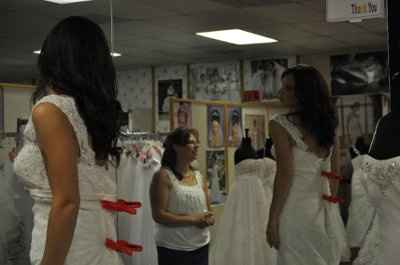 BRIDES...I want to see your DRESSES!!!~~~~