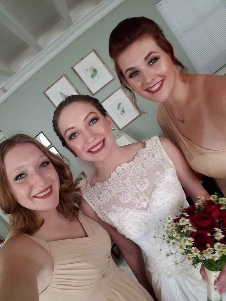 Selfie with the bridesmaids