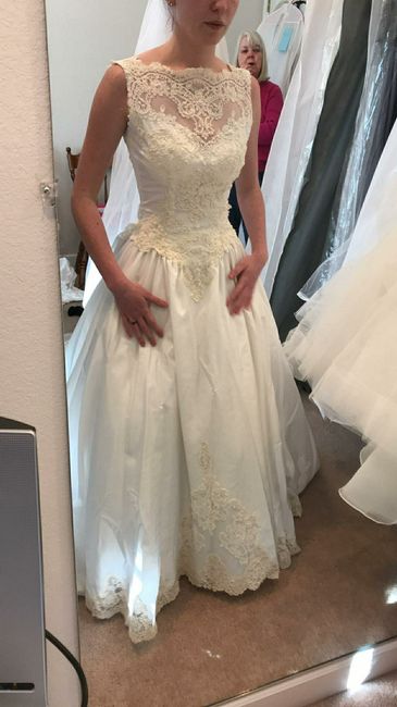 Has anyone's fiancé seen their wedding dress? 3