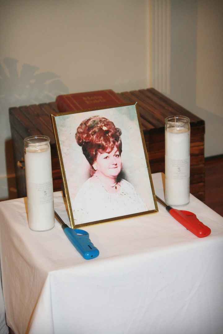 church brides..is anyone NOT decorating the altar?