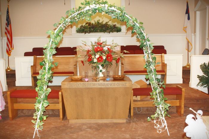 church brides..is anyone NOT decorating the altar?