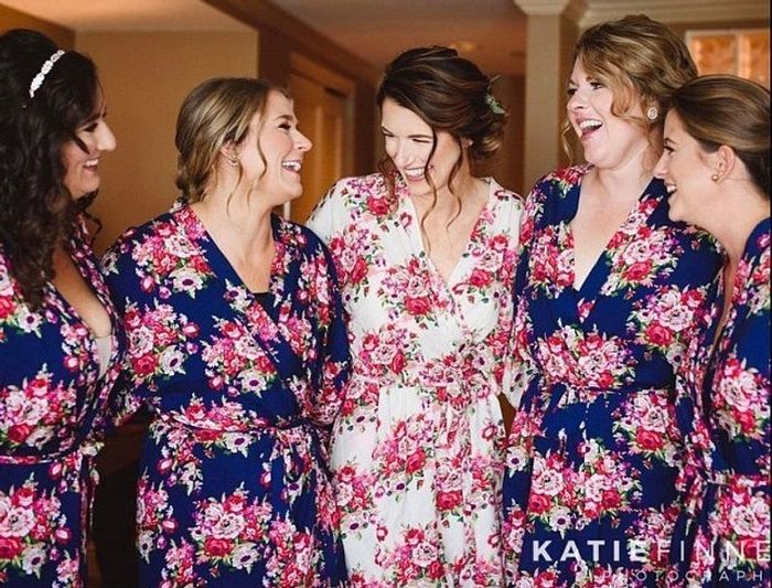 Bridesmaid robe color? In Theme or Random? 1