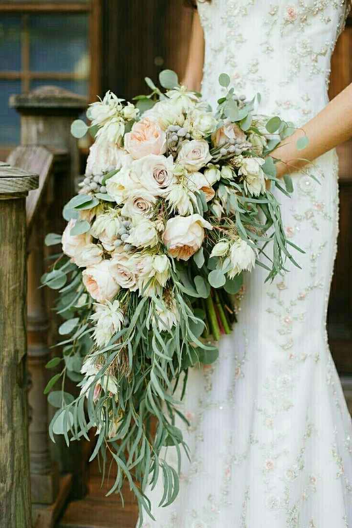 Calling all cascade style bouquets !