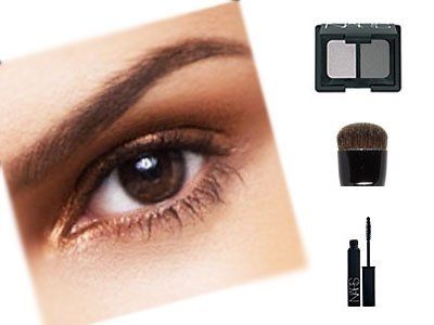 What color eyeshadow....
