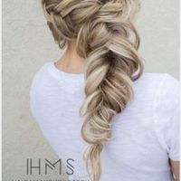 Stuck on hairstyle to go with my dress