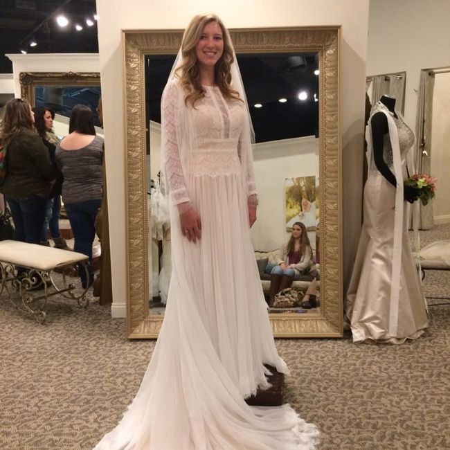 Long sleeve wedding dress love!