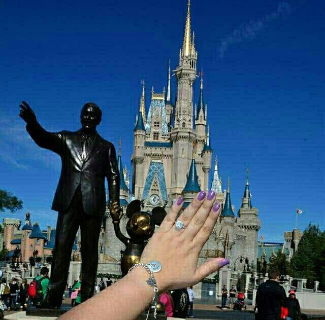 Love ring pics!