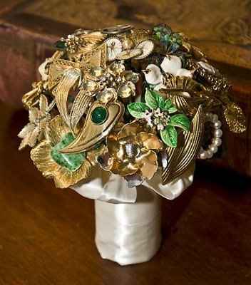 Thinking vintage glam wedding?!?!?!?