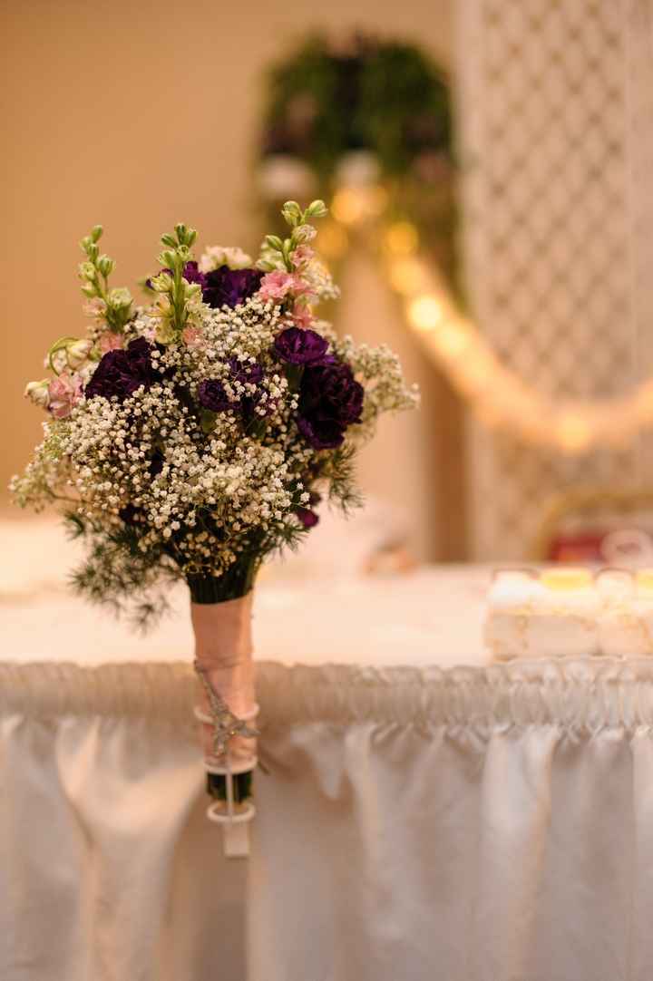 what are you using to hold your boquet at the head table?