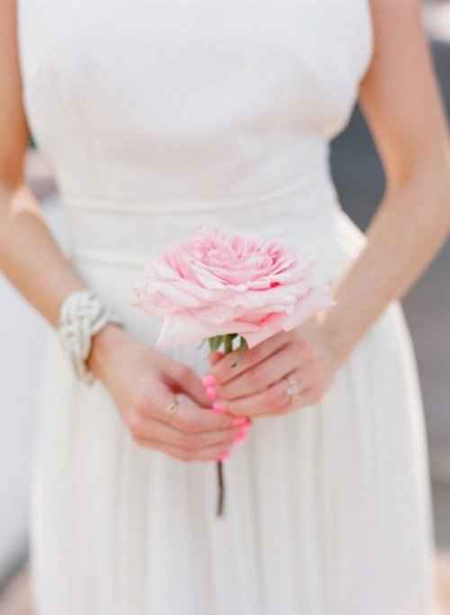 single stem bouquet