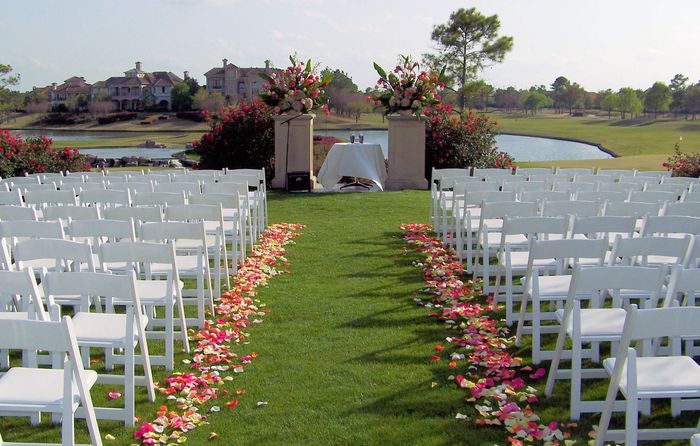 Calling all DIY Brides -- Need a solution for outdoor wedding decor!
