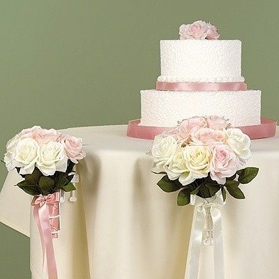 Displaying bouquet(s) at reception