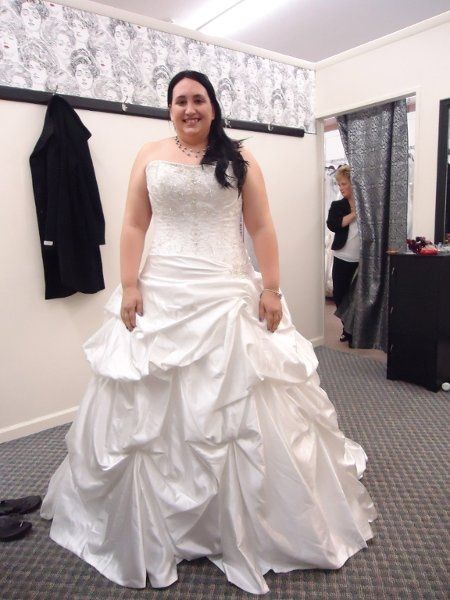 Wedding Dress!!?