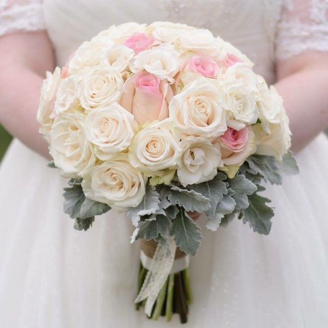 , let's see your wedding bouquet  ladies!!