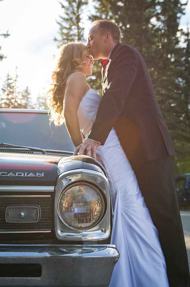 Back married, honeymooned and sneak peeks are in!!