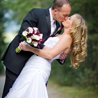 Back married, honeymooned and sneak peeks are in!!