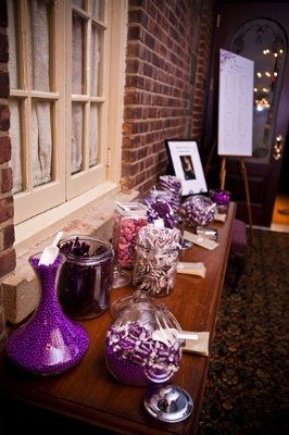 Is anyone doing a favor and candy buffet?