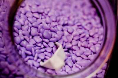 Is anyone doing a favor and candy buffet?