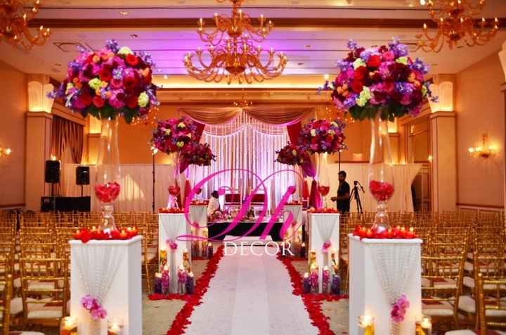Let's talk ceremony decor !