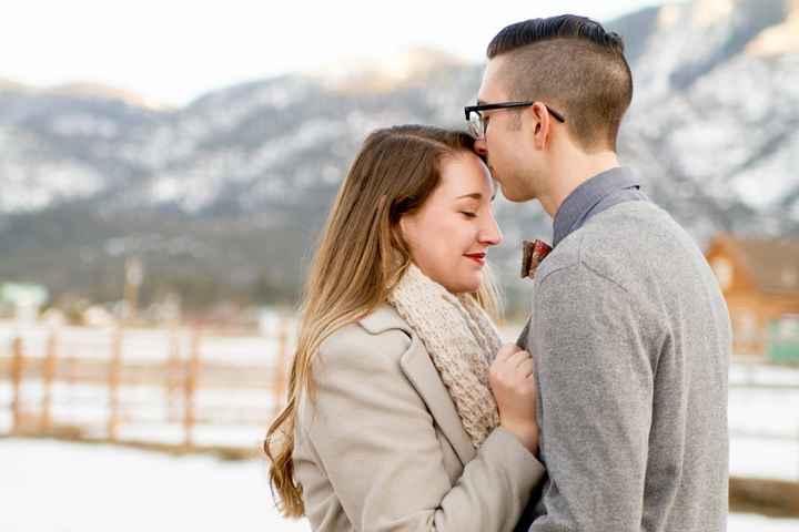 Snowy engagement shoot photos!