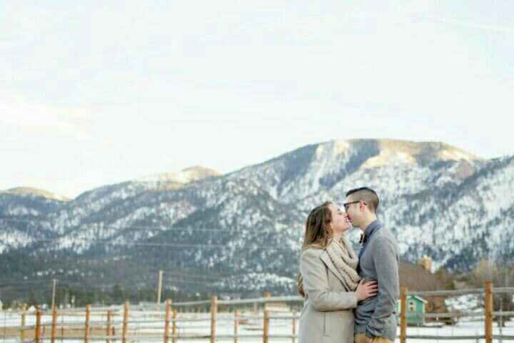 Snowy engagement shoot photos!