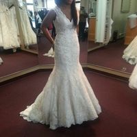 Short brides, show me your wedding dresses