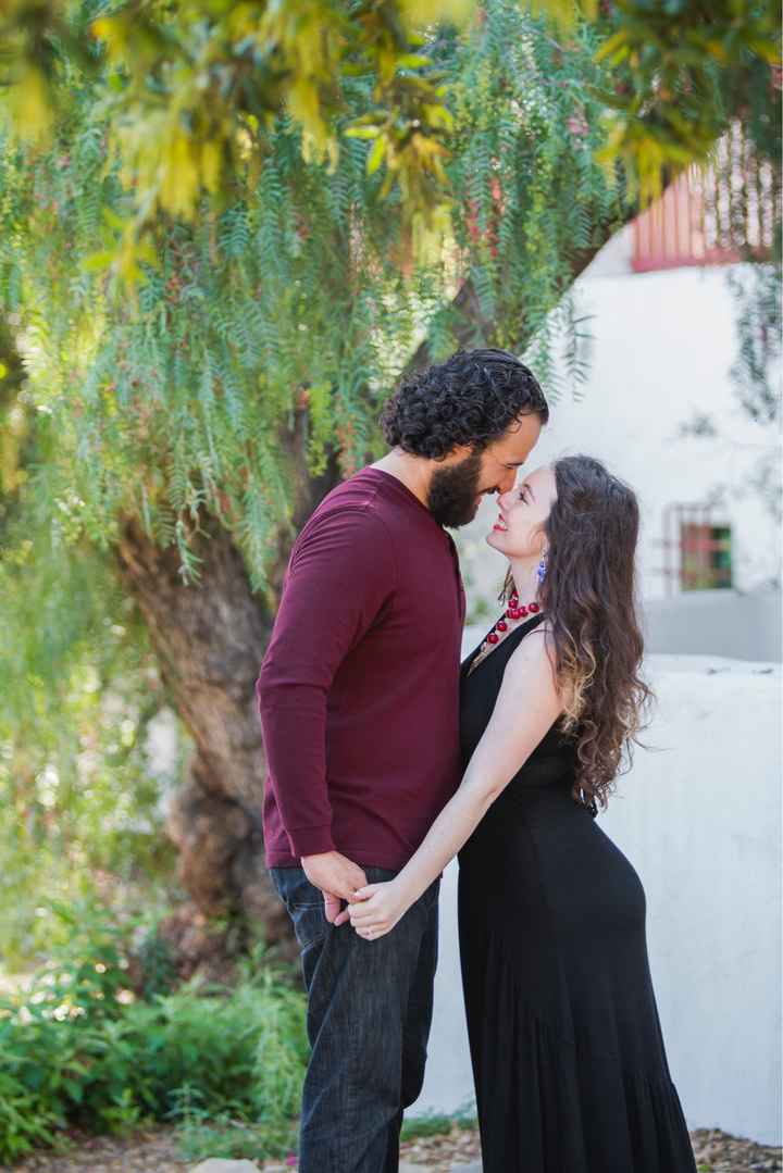 Engagement photo outfits - 2