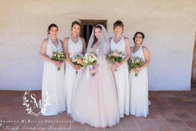 Should Bridesmaids Have the Same Hairstyle? - 1