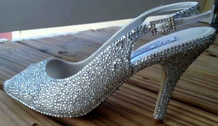 DIY bling shoes