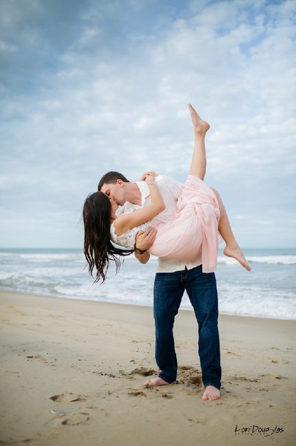 Show me your engagement pictures!! 10