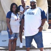 Engagement photo outfits - 2