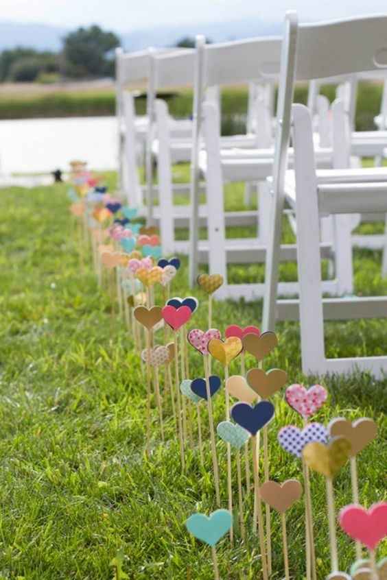 Aisle runners and fake flowers or things to line my aisle?