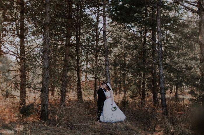 BAMMMMM. Two wedding preview pictures.