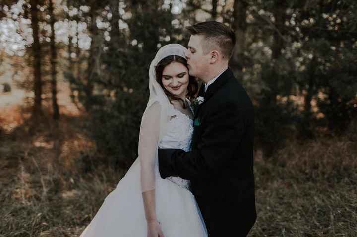 BAMMMMM. Two wedding preview pictures.
