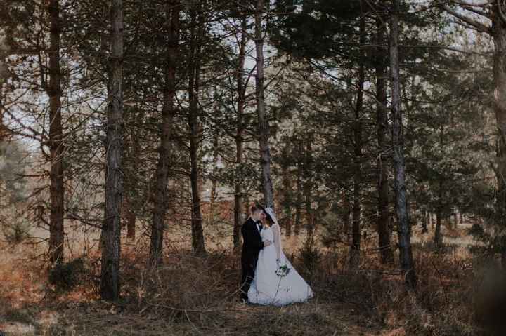 BAMMMMM. Two wedding preview pictures.