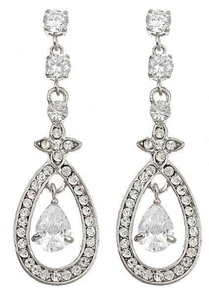 What jewelry should I wear with my dress??